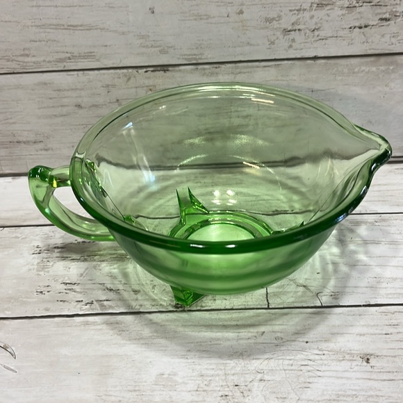 1930s vintage green depression glass batter pitcher mixing bowl, Hazel Atlas - Picture 5 of 9